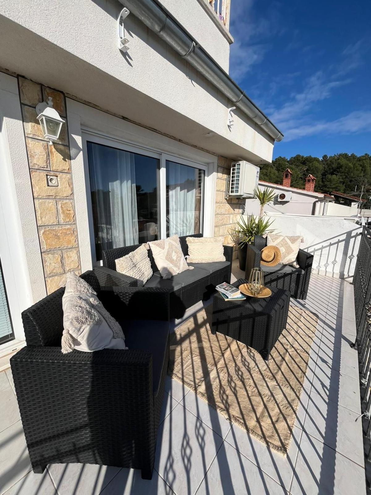 Apartments Tino Hvar Town Exterior photo